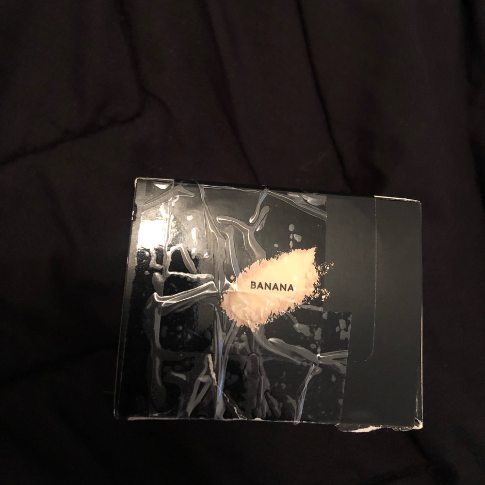 Fenty Beauty Translucent Powder - Picture 5 of 6